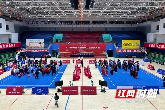 的比赛中赛, 盖不同年龄, inews 的比赛中赛, 盖不同年龄, inews